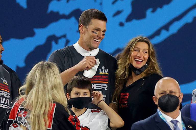 Gisele Bündchen comemora sétimo título de Tom Brady no Super Bowl