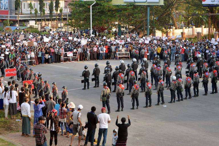 Militares elevam tom em Mianmar e ameaçam atirar em manifestantes