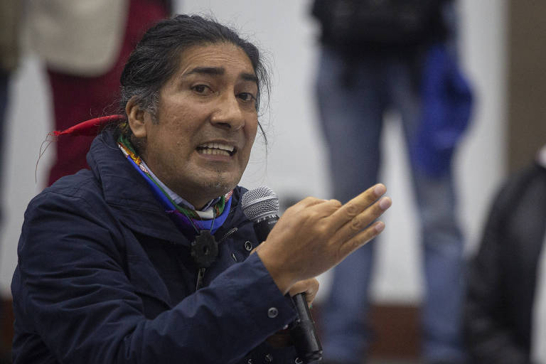 Equador suspende recontagem de votos, e líder indígena protesta