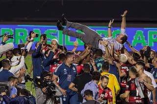 Jogadores do Flamengo comemoram o titulo do Campeonato Brasileiro 2020