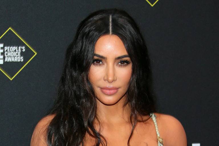 Kim Kardashian quer reduzir seios e adotar visual mais sofisticado