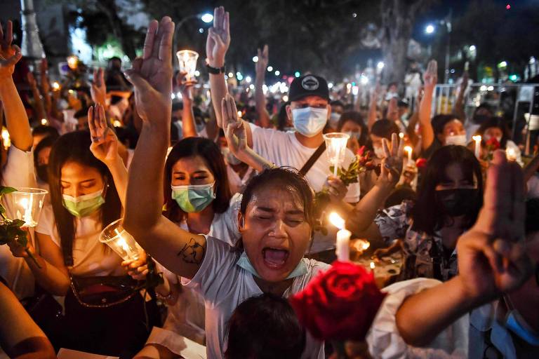 Manifestantes desafiam polícia e voltam a protestar após dia mais violento em Mianmar