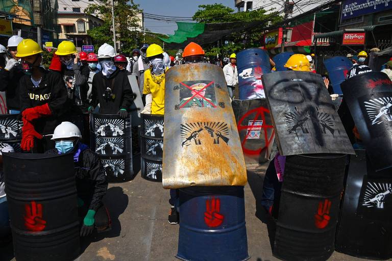 Homem de 26 anos é morto em repressão a protestos antigolpe em Mianmar