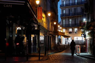 Closed restaurant during the national lockdown in Paris