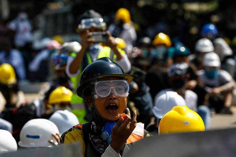 Três manifestantes são mortos em Mianmar em dia de greve geral contra golpe de Estado