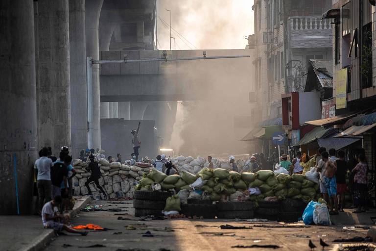 Protestos deixam mais 20 mortos em Mianmar após dia mais sangrento desde golpe de Estado