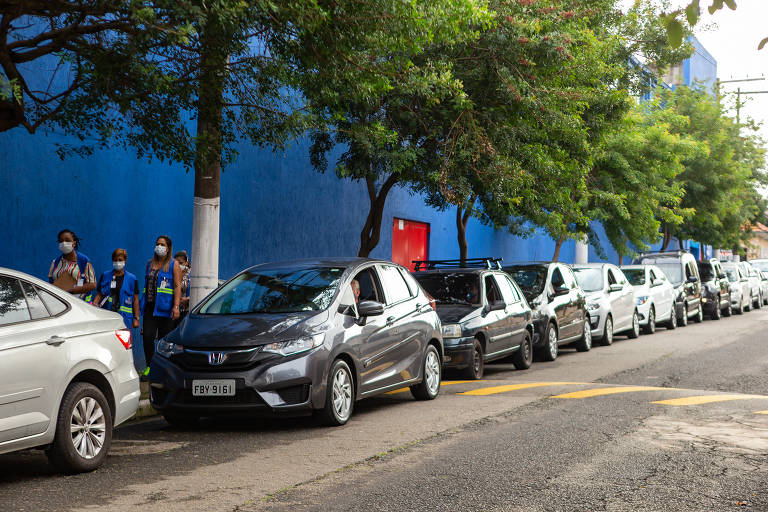 Idosos são vacinados na capital paulista