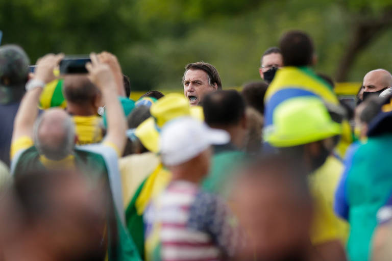 Bolsonaristas promovem carreata pelo aniversário de Bolsonaro em Brasília em 2021