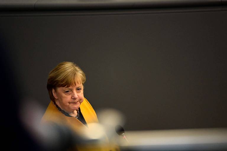 Merkel diz que errou, pede desculpas e revoga confinamento que seria imposto na Páscoa
