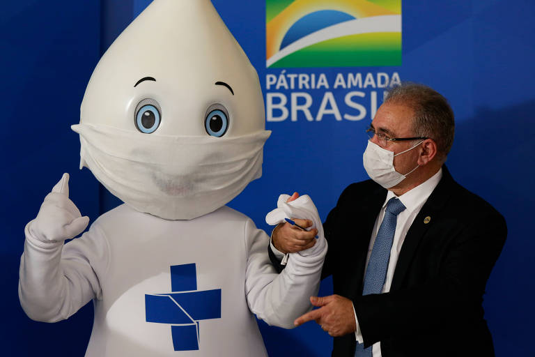 Queiroga tomará quarta dose de vacina nesta segunda (6) e prepara MP para liberar importação