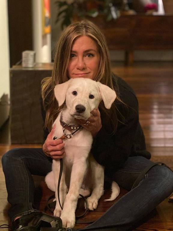 Jennifer Aniston e seu cãozinho