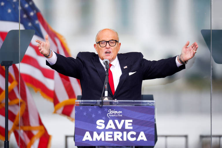 Rudolph Giuliani discursa em Washington em ato em apoio a Donald Trump 