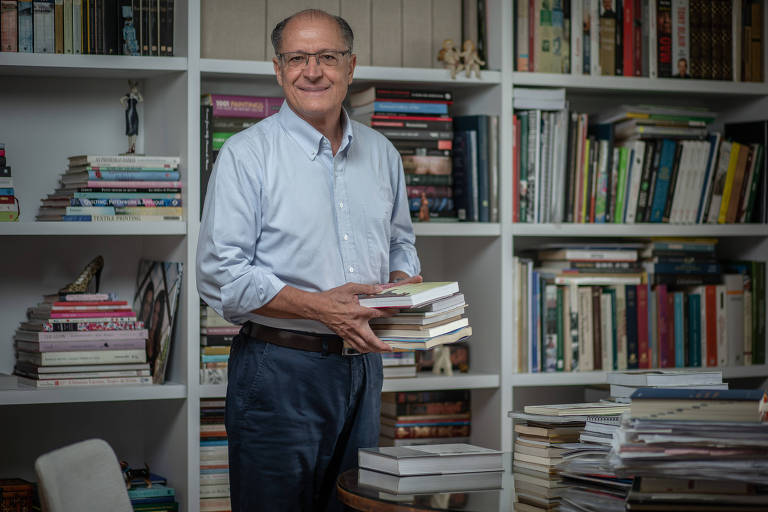 O ex-governador Geraldo Alckmin (PSDB) em sua casa no Morumbi 