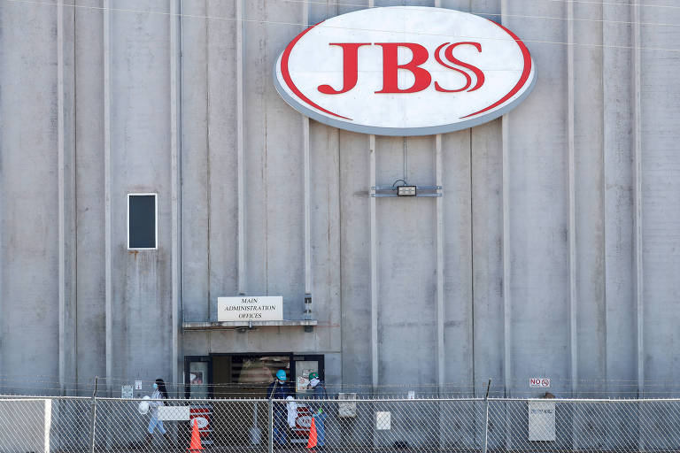 Arábia Saudita suspende compra de carne de aves da JBS e mais 2 companhias do Brasil