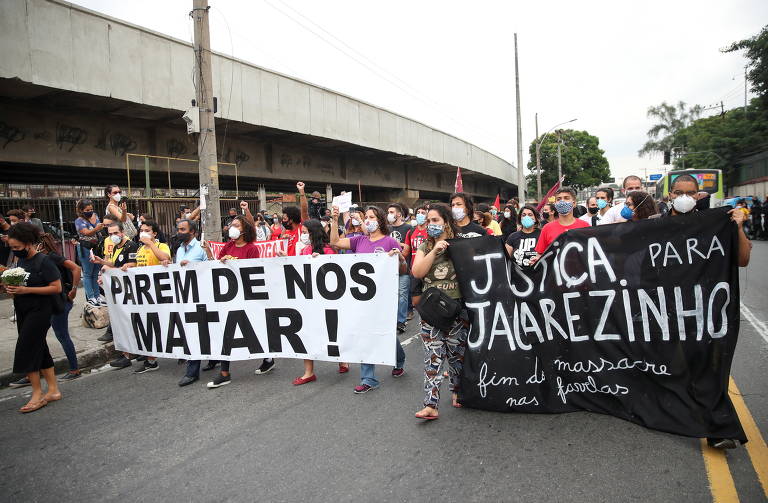 Protesto no Rio após 25 mortes no Jacarezinho e manifestação do MTST em SP; veja fotos de hoje