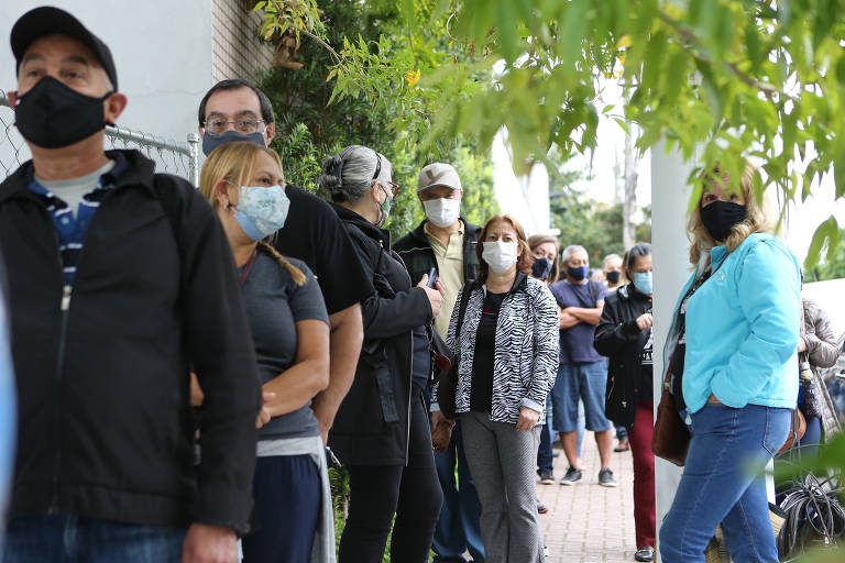 Vacinação contra o novo coronavírus na zona lestes de São Paulo