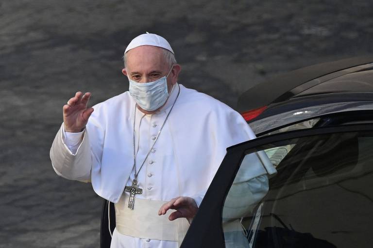 Em fala descontraída, papa diz que Brasil não tem salvação: 'Muita cachaça e nada de oração'
