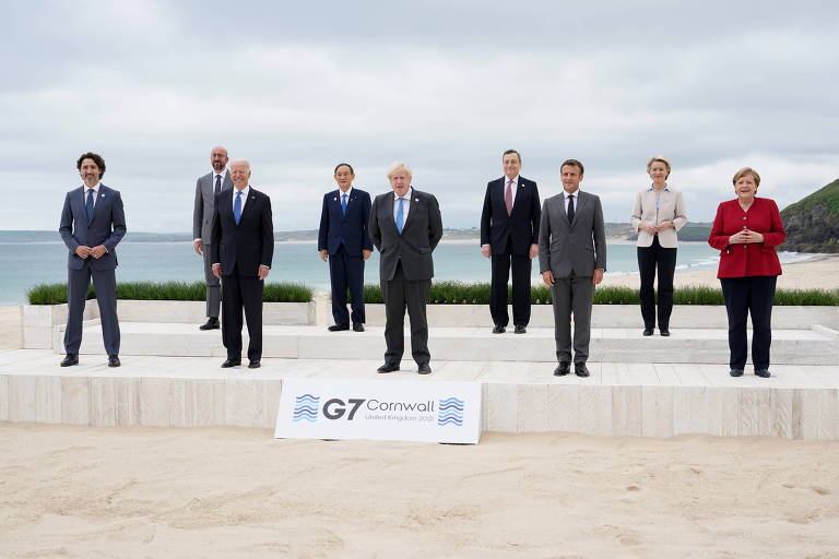 Líderes dos países que compõe o G7 e da União Europeia participam da foto oficial do encontro de 2021, que ocorreu em Carbis Bay (Reino Unido) 