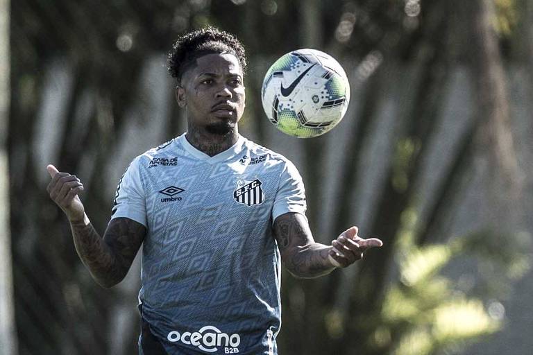 Animado por vitória em clássico, Santos tenta manter Grêmio zerado no Brasileiro