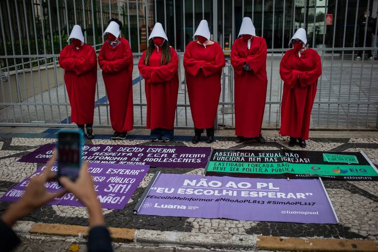 Grupo de de feministas protesta contra projeto na Câmara Municipal de São Paulo