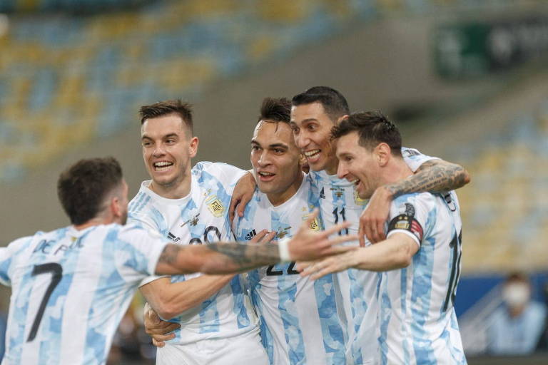 Di María celebra o gol do título da Argentina no Maracanã