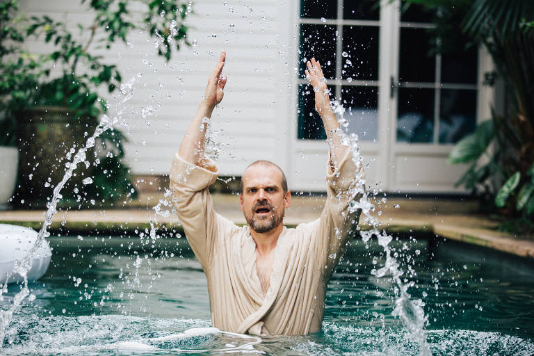 David Harbour, astro de 'Viúva Negra', diz que adora ser perdedor na telona