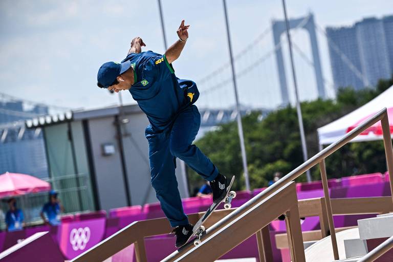 Kelvin Hoefler durante final do skate street em Tóquio