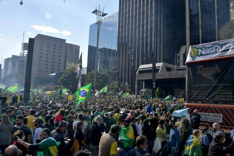 Apoiadores do presidente Jair Bolsonaro (sem partido) na avenida Paulista, em São Paulo 