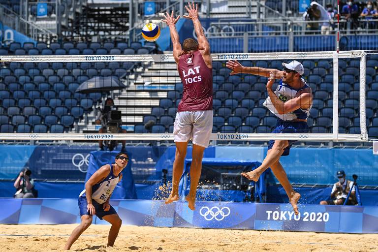 'Brasil e EUA não dominam mais', diz Alison após eliminação das 4 duplas brasileiras no vôlei de praia