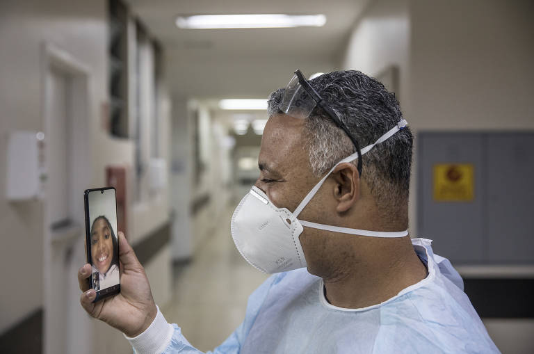 Pais da área da saúde contam como foi ter de se afastar dos filhos por causa da Covid