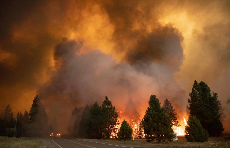 Incêndio Dixie destrói cidade de Greenville, na Califórnia