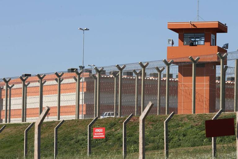 Penitenciárias federais têm restrições de visita e duas horas de banho de sol; entenda o funcionamento