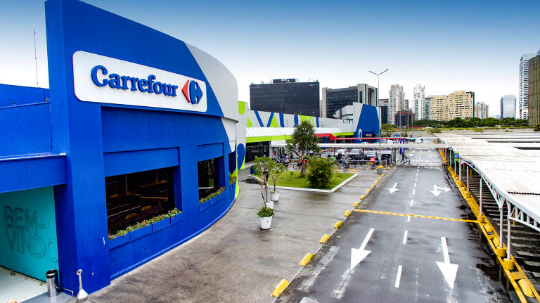 Carrefour congela preços de marca própria até janeiro