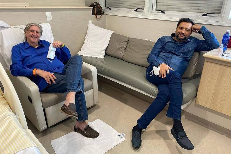 Geraldo Luís visita Sérgio Reis no hospital