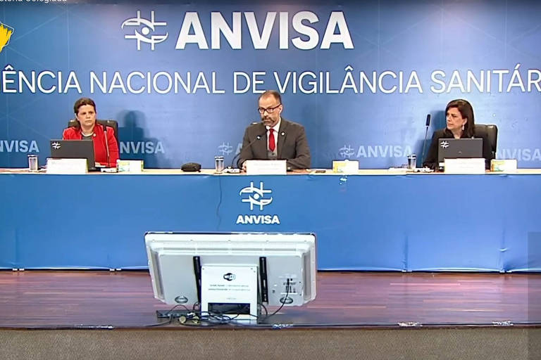 Diretores da Anvisa durante a 1ª Reunião Extraordinária Pública da Diretoria Colegiada sobre a aprovação da vacina contra o coronavirus