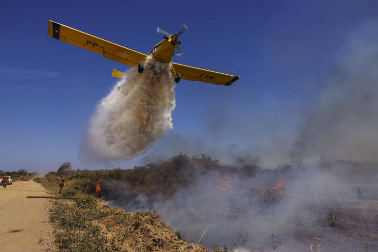 Ajuda internacional ao Brasil esbarra em oferta de aviões sem lançadores de água