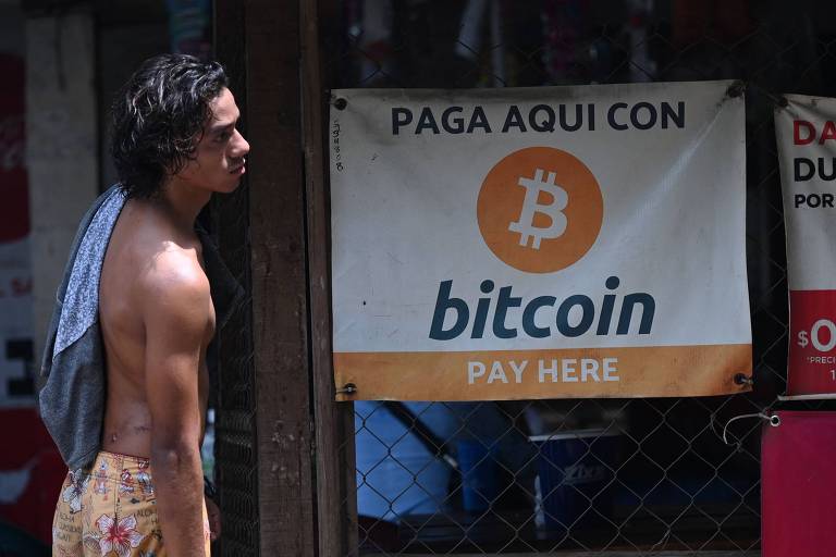 El Salvador inicia testes para minerar bitcoin com energia de vulcões