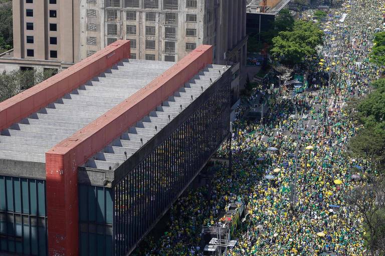 Manifestantes vão às ruas pelo país em atos do 7 de Setembro