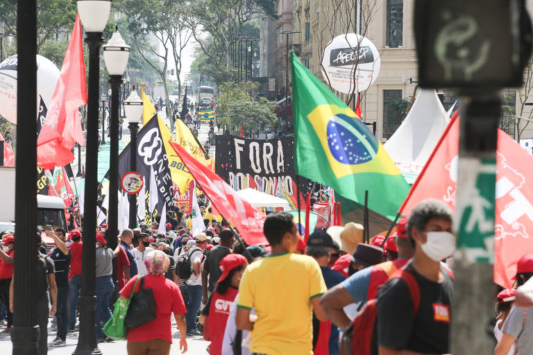 Manifestantes contra Bolsonaro no vale do Anhangabaú, em São Paulo, no dia 7