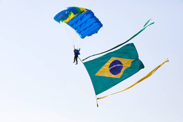 Manifestantes vão às ruas pelo país em atos do 7 de Setembro de 2021