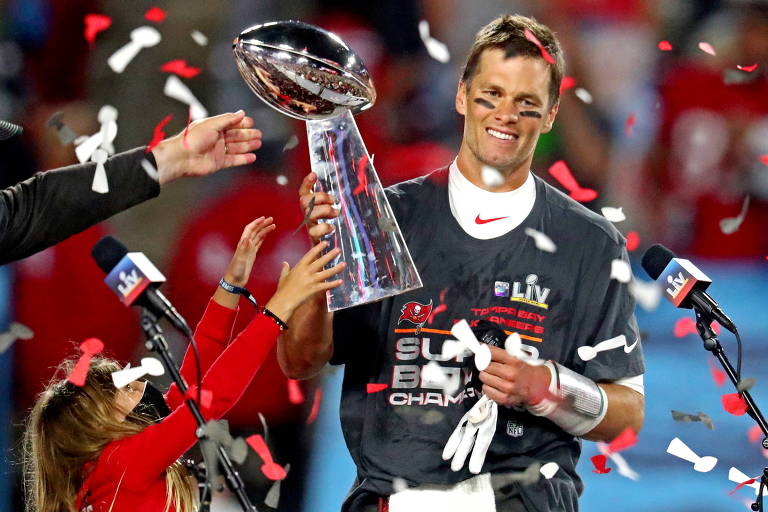 Tom Brady busca 8º título da NFL em meio a rejuvenescimento de quarterbacks