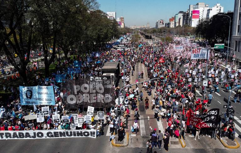 Ato na Argentina protesta contra Alberto Fernández em meio a crise no governo 