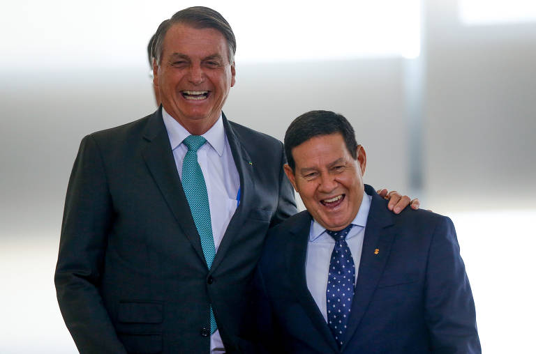 Este é o general Hamilton Mourão