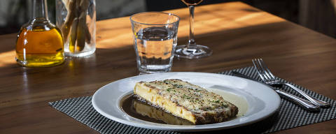 PROJETO ACHADOS ELO. Achado do restaurante Casa Santo Antonio: lasanha de cordeiro com fonduta de parmesão e molho assado. (Foto: Adriano Vizoni/ACHADOS ELO) *** EXCLUSIVO PROJETO ACHADOS ELO ***