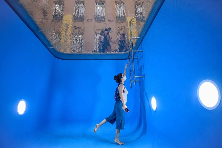 Instalações do artista argentino Leandro Erlich