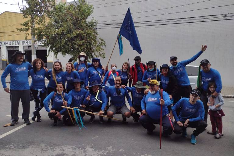 Carnaval em Romaria: membros de escolas de samba fazem peregrinação para Aparecida (SP)