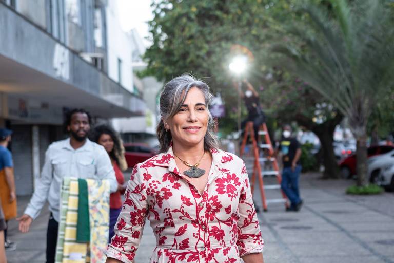 Gloria Pires estreia como roteirista em filme sobre consumismo