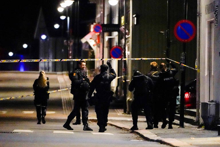 Homem com arco e flecha mata ao menos 5 e fere 2 pessoas na Noruega