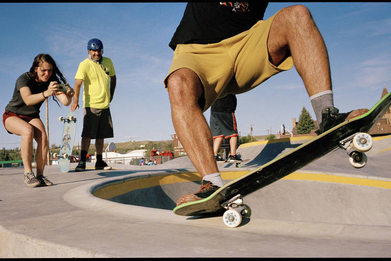 Baixista da banda de rock Pearl Jam cria oásis do skate nos EUA