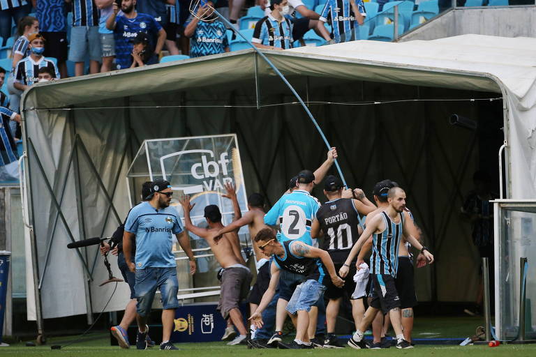 Grêmio é denunciado no STJD e pode ter que jogar sem torcida